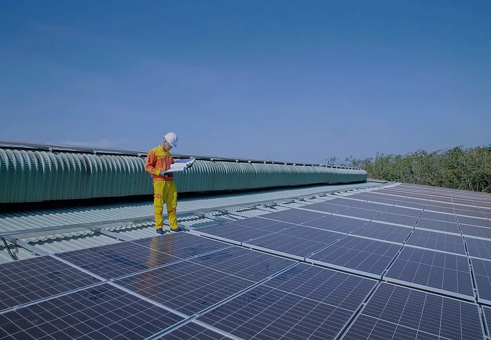 Pose de panneaux solaires